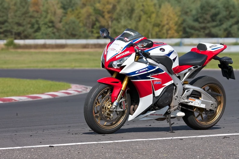 Honda CBR1000RR Fireblade - typowy przykład sprortowego motocykla z Japonii