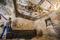 W Egipcie otwarto nienaruszony sarkofag z mumią kobiety