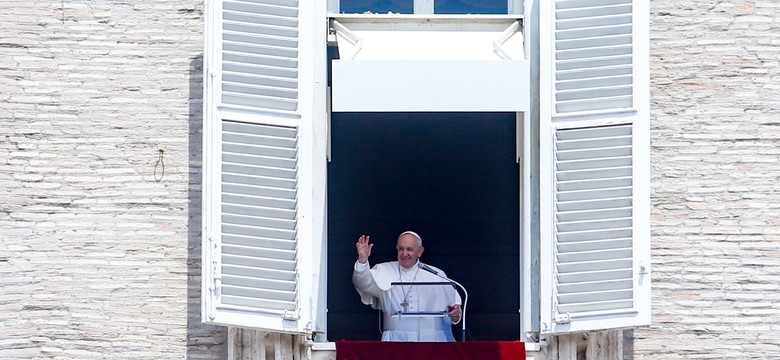 Papież Franciszek przejdzie operację