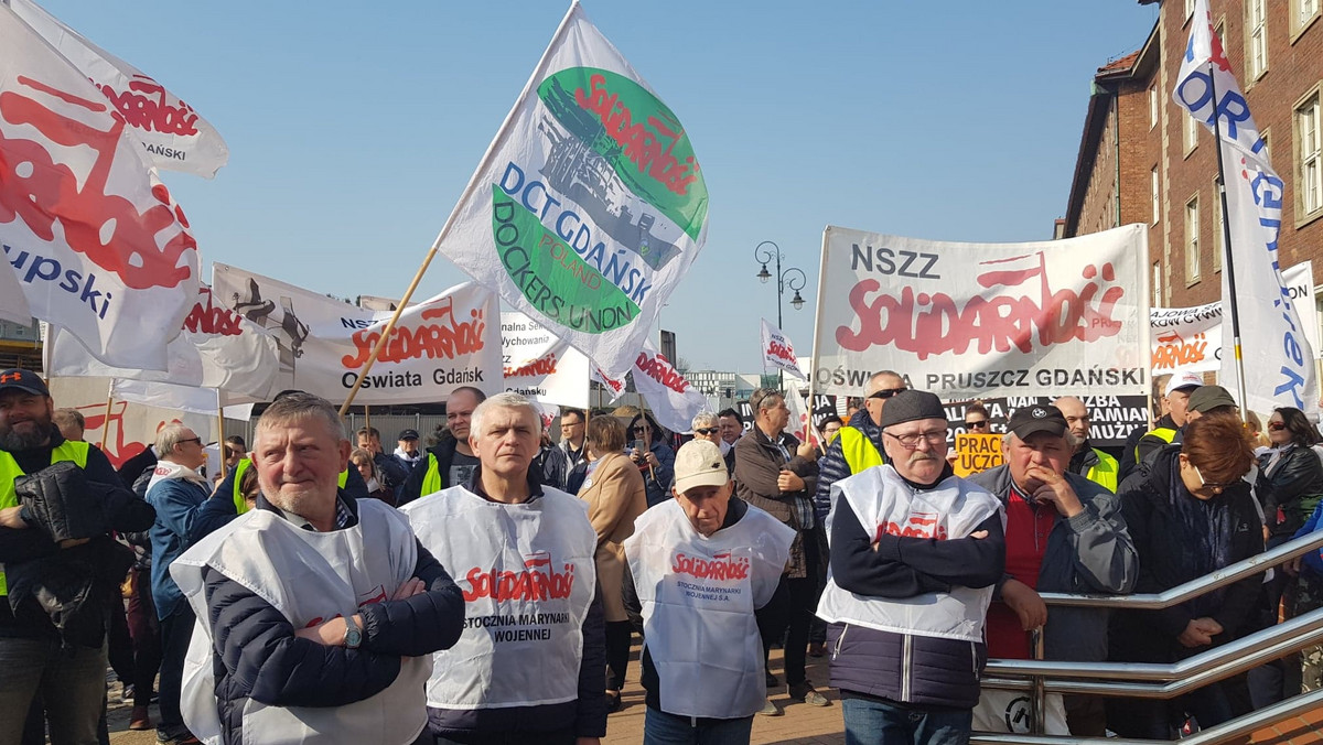 Gdańsk. Solidarność protestowała pod urzędem wojewódzkim