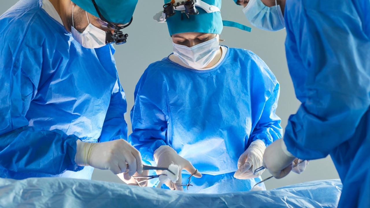 Skandal w austriackim szpitalu. 13-latka nawierciła pacjentowi otwór w czaszce