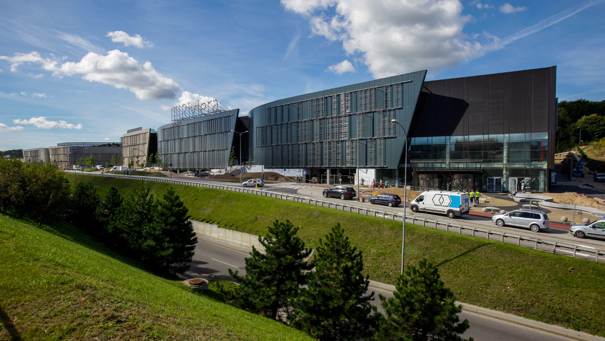 Zaledwie 10 dni zostało do uroczystego otwarcia Centrum Riviera w Gdyni. Rozbudowane i odświeżone dawne centrum handlowe Wzgórze będzie największym obiektem handlowym tego typu w Polsce północnej.