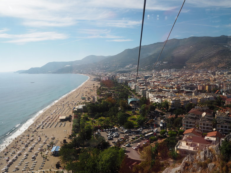 Widok z teleferik na plażę Kleopatry, Alanya