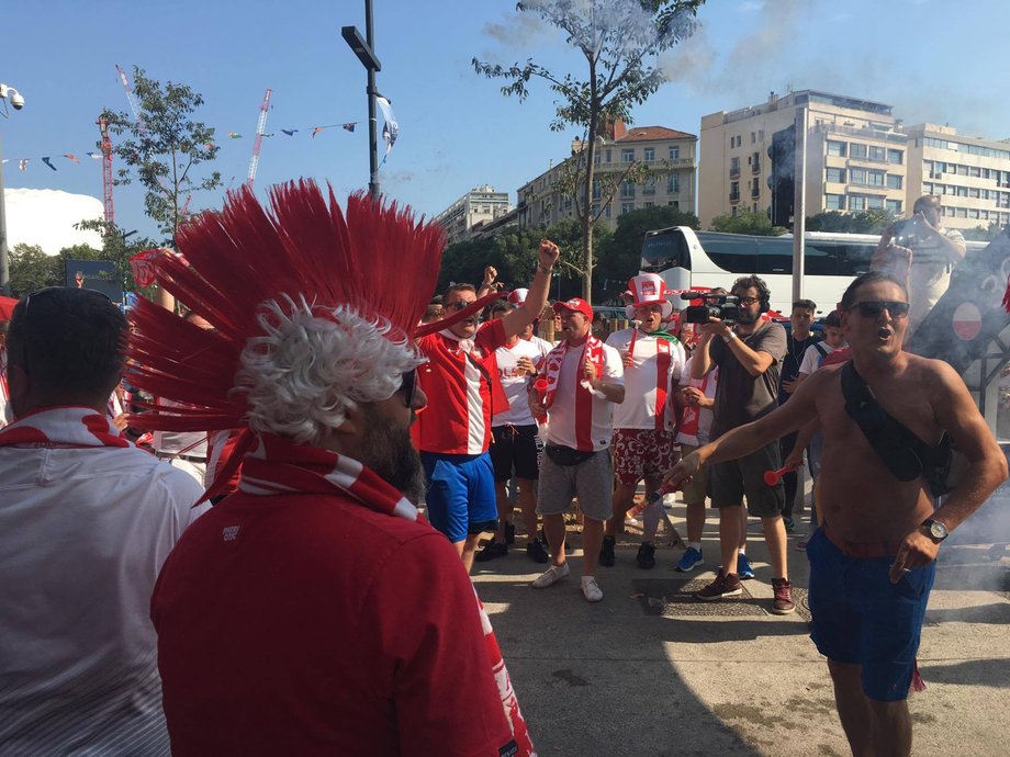 17:30 Okolice metra przy stadionie Stade Vélodrom