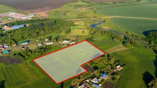 Utrata nieruchomości przez źle postawiony płot. Sąsiad może wystąpić do sądu z pozwem o stwierdzenie zasiedzenia i wpisanie prawa własności na swoją rzecz