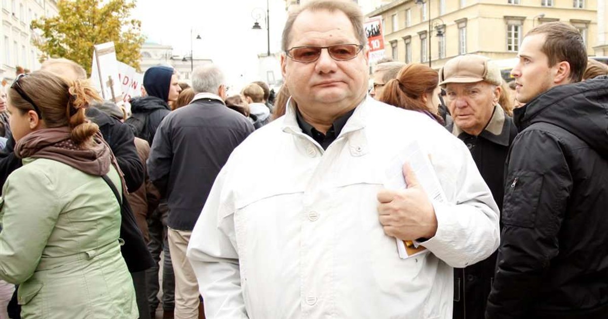 Hipokryzja? Kalisz jaguarem na marsz przeciwko biedzie i wykluczeniu