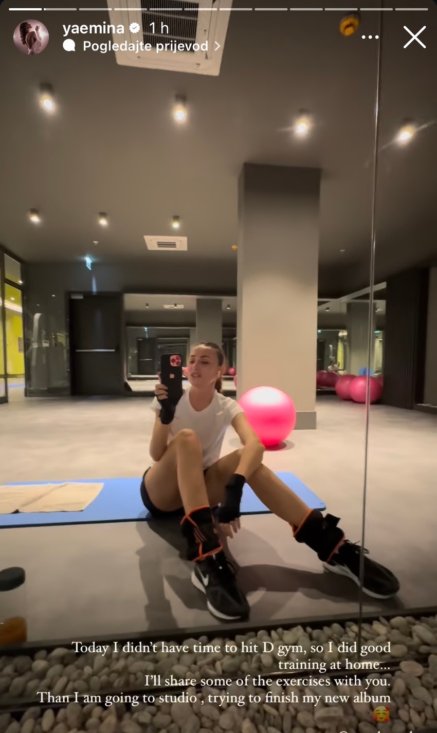 Emina Jahović vežba kod kuće