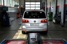 Rewolucja w badaniach aut 2026. UE: Diagnosta sprawdzi ten parametr i żegnaj dowód