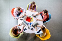 Podwyżki i zmiany finansowe. Wyzwania dla studentów w roku akademickim 2023/2024