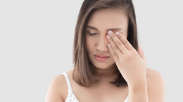 Spuchnięta powieka - bardzo częsta oznaka alergii i chorób oka. Sposoby leczenia spuchniętej powieki