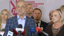 "Pensje nauczycieli zbliżają się do płacy minimalnej". Związkowcy porównali najnowsze dane