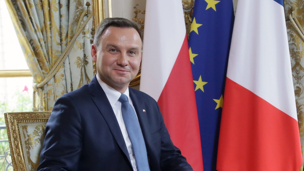 Kierownictwo PiS wyznaczyło delegację do rozmów z prezydentem Andrzejem Dudą ws. kalendarza powyborczego. Grupa polityków ma z prezydentem omawiać m.in. termin pierwszego posiedzenia Sejmu i powołania rządu.