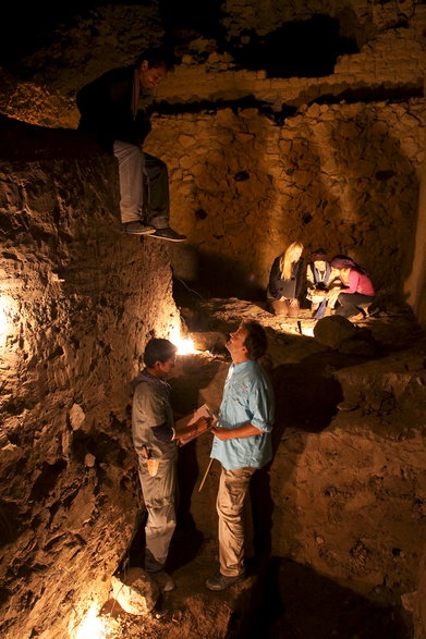 Archeolodzy podczas prac terenowych w Castillo de Huarmey