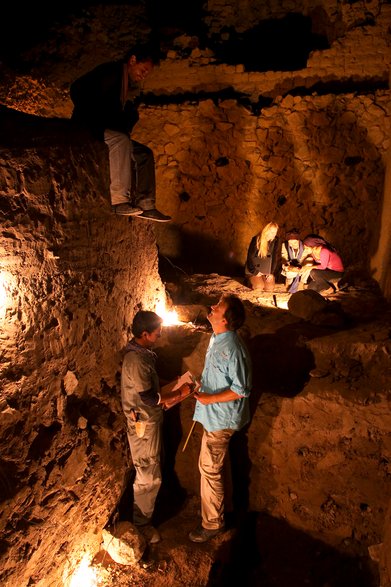 Archeolodzy podczas prac terenowych w Castillo de Huarmey