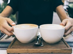 Najgorsze dodatki do kawy. Po nich nie będzie taka zdrowa