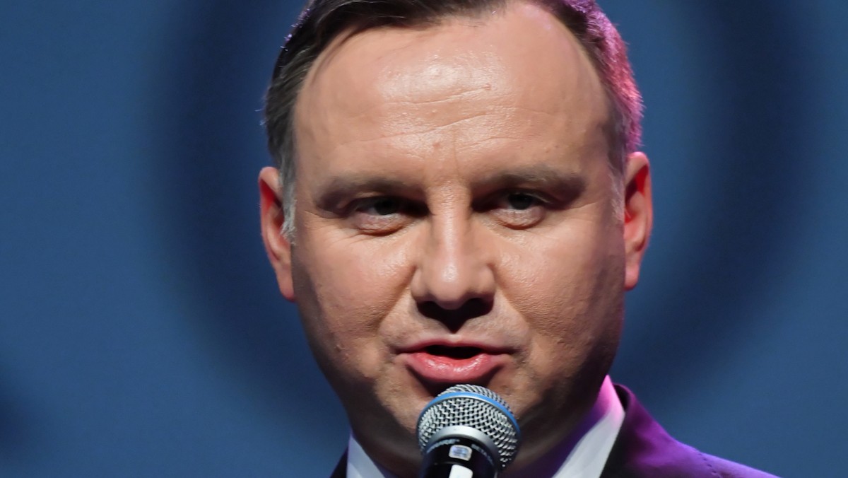 Andrzej Duda mianował dwóch oficerów Wojska Polskiego na pierwszy stopień generalski i admiralski - informuje Biuro Bezpieczeństwa Narodowego. Akty mianowania zostaną wręczone przez prezydenta w czwartek, podczas obchodów Dnia Podchorążego w Belwederze.