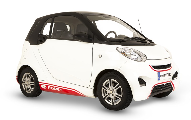 To dopiero początek elektrycznej ofensywy Rometu. W ciągu kilku kolejnych miesięcy firma ma wprowadzić do sprzedaży inny swój model, tj. Romet 7E. To już samochód elektryczny z prawdziwego zdarzenia, choć wciąż w fazie prototypu. Będą nim mogli jeździć posiadacze prawa jazdy kategorii B1, czyli 16-latkowie.