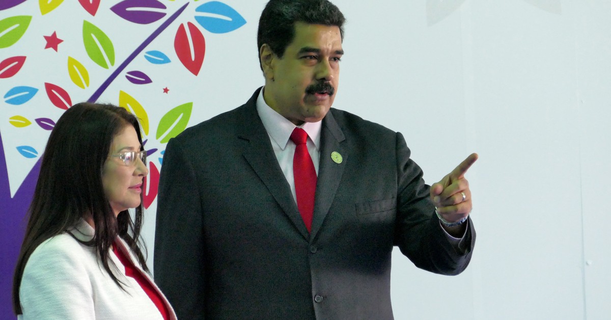 Internauta postawił na upadek Maduro. W kilka dni zarobił 410 tys. dolarów. Wiedział o ataku?