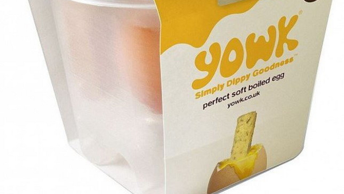 Przedstawiamy wam "Yowk", czyli przygotowane wcześniej, gotowe do zjedzenia jajko na miękko. To nie żart, tylko najnowszy patent firmy New Egg Company, który można już kupić w sklepach w Wielkiej Brytanii.