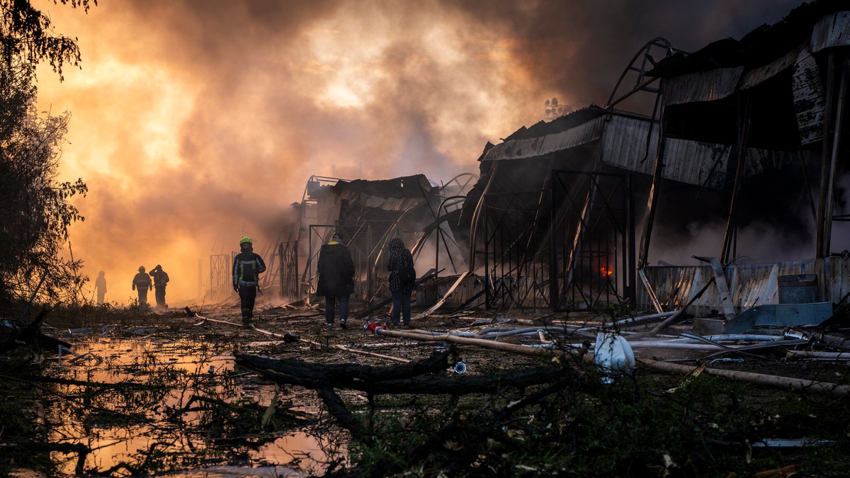 Kijev, zapaljena pijaca nakon ruskog napada 15. juna