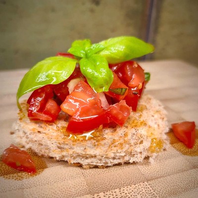 Paradicsomos bruschetta