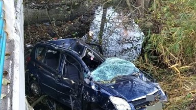 Wypadek w Podlaskiem. Nastolatki wjechały autem do rzeki