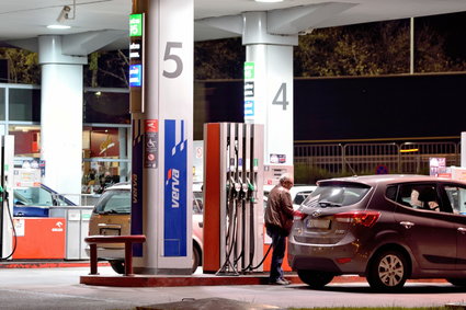 Stacje benzynowe traciły kilkanaście groszy na litrze diesla w październiku