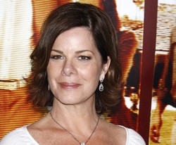 Christian Grey poznał już swoją matkę