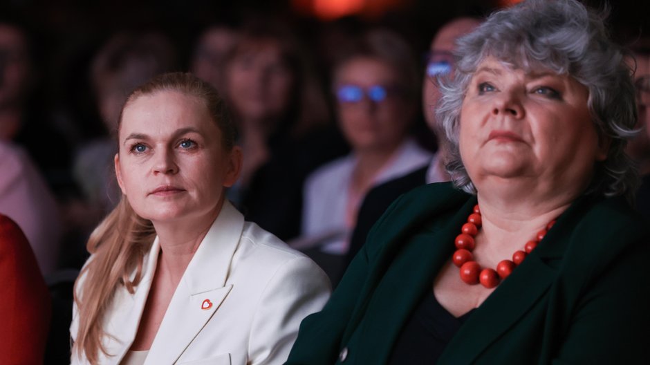 Ministra Barbara Nowacka (po lewej) i kurator Gabriela Olszowska