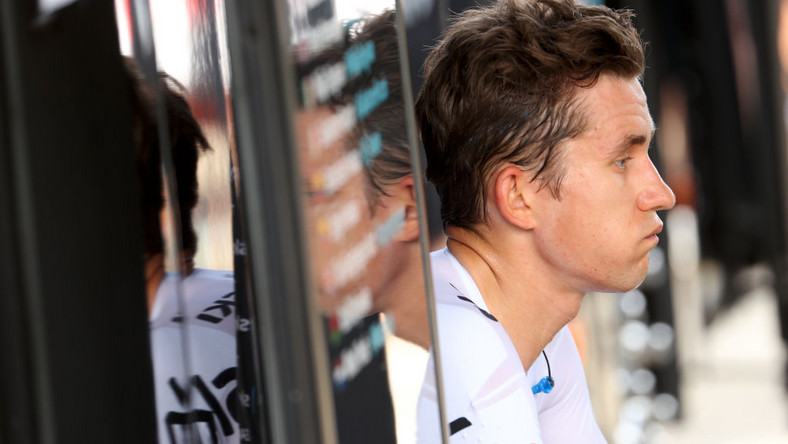 Michał Kwiatkowski, polski kolarz szosowy, ostro trenuje, przygotowując się do wyścigu Mediolan - San Remo. Zawodnik profesjonalnej drużyny Team Sky w zeszłym roku wygrał ten wyścig zaliczany do grona "monumentów" jako pierwszy Polak i teraz zapewne chce powtórzyć swój sukces.