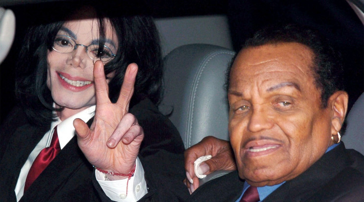 Michael Jackson (balra) és édesapja, Joe Jackson, nélküle nem lett volna világsztár Jackóból / Fotó: profimedia-reddot