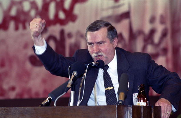 Na zdjęciu z kwietnia 1990 roku wystąpienie Lecha Wałęsy ponownie wybranego na przewodniczącego Związku, podczas II Krajowego Zjazdu Delegatów NSZZ Solidarność