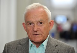 Leszek Miller wzywa do nacjonalizacji firm. Tak jak w USA