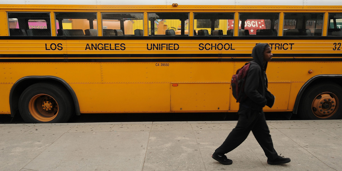 1000 szkół zamkniętych w Los Angeles.