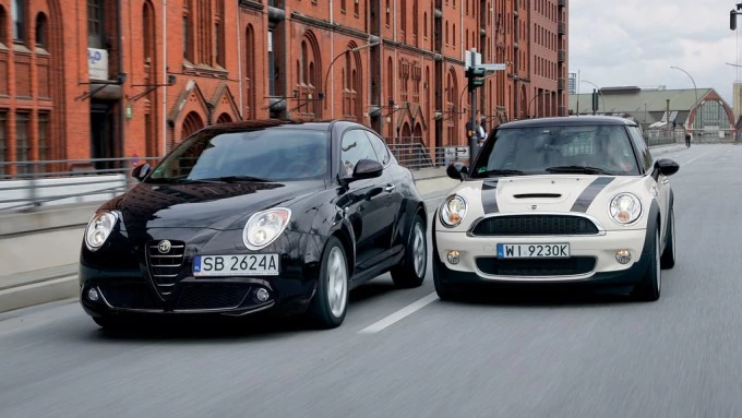 Alfa Romeo MiTo kontra Mini Cooper S: małe, drogie, a cieszą!