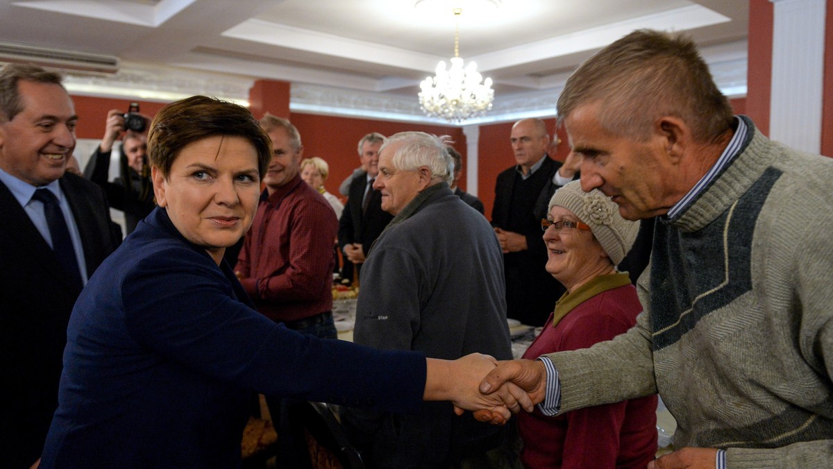 PiS chce wspierać polskich przedsiębiorców, chce, żeby polskie, wspaniałe produkty podbijały świat - mówiła na konferencji kandydatka PiS na premiera Beata Szydło. Zależy nam na rozwoju firm rodzinnych, bo w ten sposób buduje się polska marka - przekonywała.