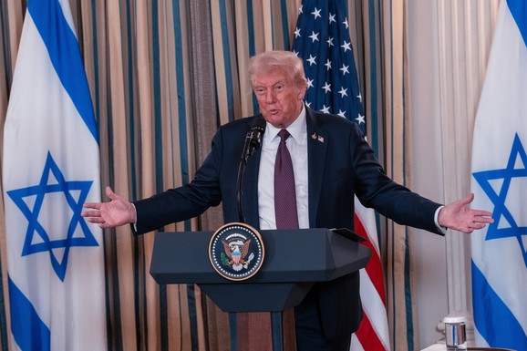 "DA LI TRAMP POKREĆE GENOCID NAD 90 MILIONA CIVILA?!" Ceo svet u srahu zbog pretnji predsednika SAD Iranu, pljušte reakcije i iz samog vrha Amerike: "Ovo je ZLO, LUDILO!"