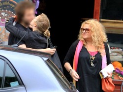 Całowanie przy mamie? Wyzwolona córka Magdy Gessler!