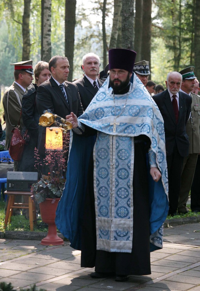 ROSJA MIEDNOJE CMENTARZ ROSYJSKI UROCZYSTOŚCI