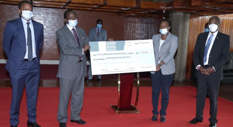 Kalonzo Musyoka becomes the first politician to publicly contribute to Covid19 fund