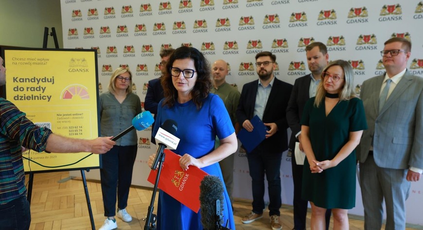 W Gdańsku jest 35 dzielnic, statutowa liczba radnych dzielnicowych to 573.