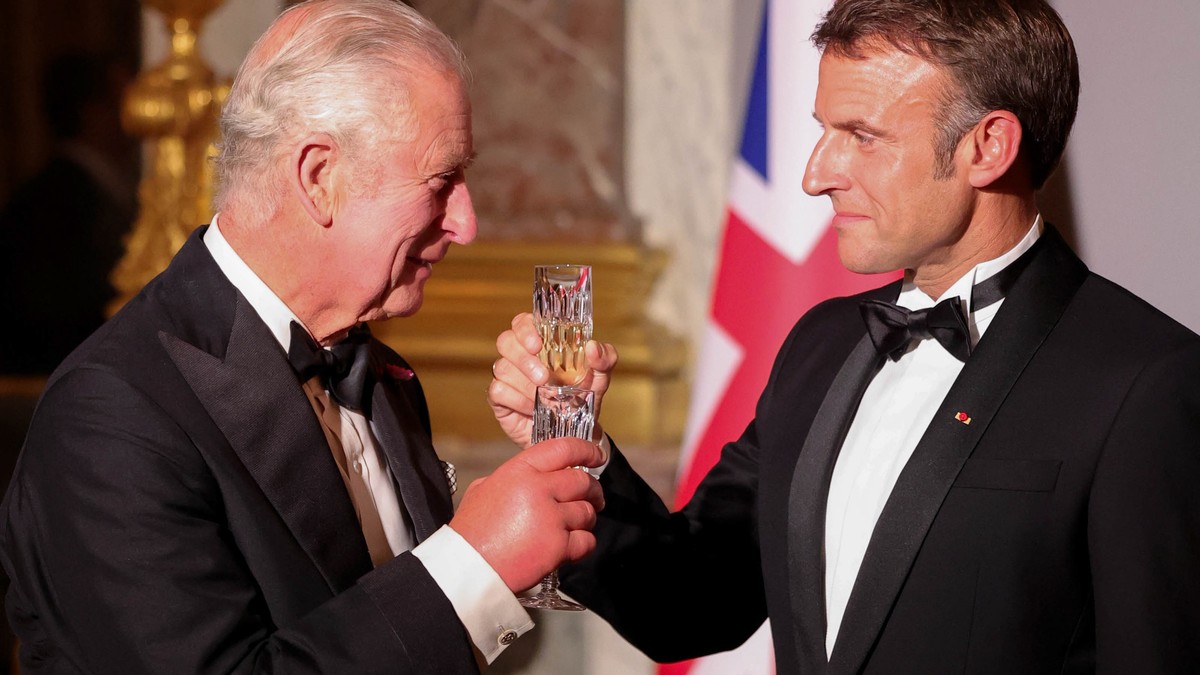 Őrült összeg: mégis mi került a francia elnök és a brit király vacsoráján 187 millió forintba? – infografika