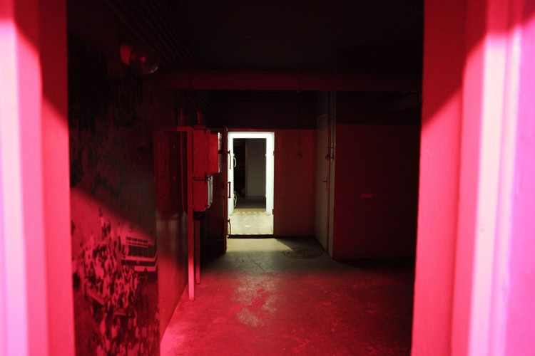 KRAKÓW. Schron przeciwatomowy znajdujący się w budynku dawnego kina 'Światowid', obecnego Muzeum PRL w Nowej Hucie