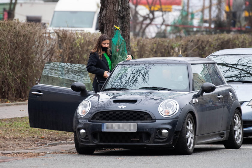 Julia Wieniawa i Nikodem Rozbicki kupili choinkę