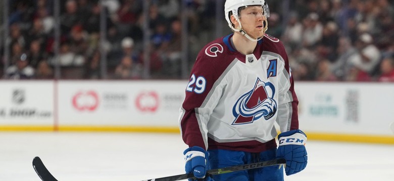 Liga NHL. Trzy dogrywki we wtorkowych meczach, 100 punktów MacKinnona