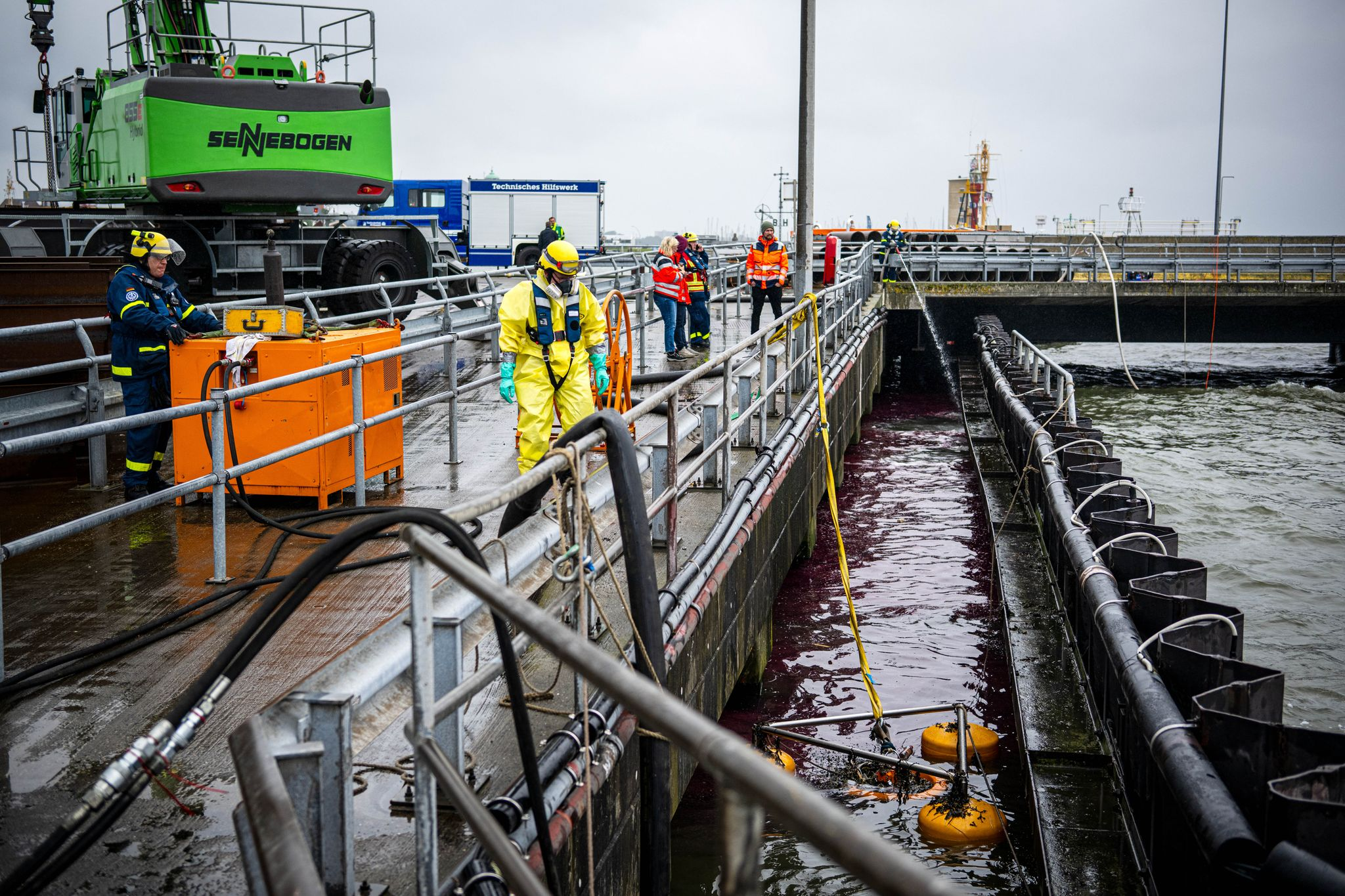6000 Liter Öl nach Schiffskollision in Cuxhaven ausgelaufen