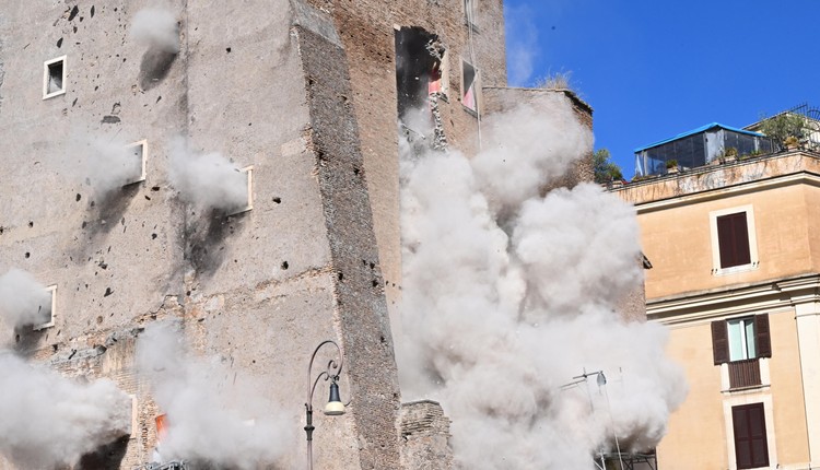 Zawalił się bezcenny zabytek w Rzymie, symbol władzy papieskiej