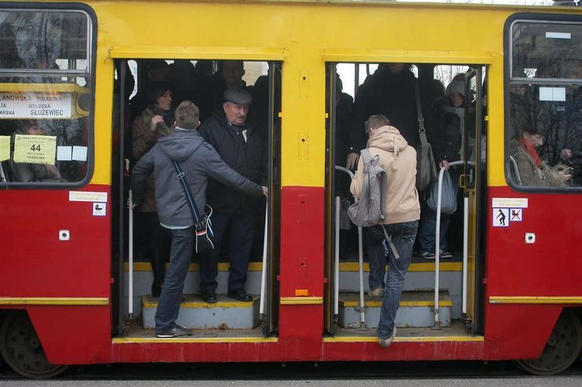 Warszawa, tramwaj, rozkład, 44, tłok, przystanek