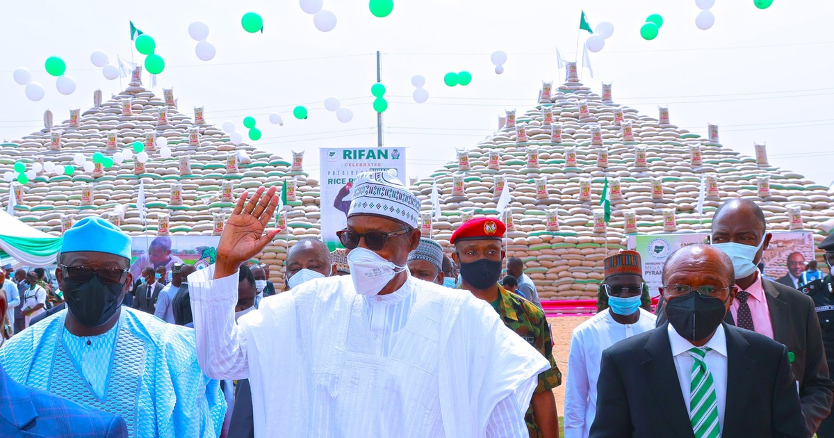 Buhari inaugurates 1m bags of rice pyramid, vows to secure food for Nigerians - Vimarsana News
