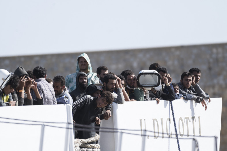 Migranci u wybrzeży Włoch